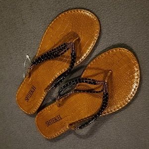 💙NWB SHIEKH BEADED FLIP FLIPS SIZE 7